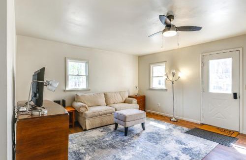 Saratoga Springs Apartment | 1 Mi to Dtwn Saratoga Springs Cozy Duplex Apt!