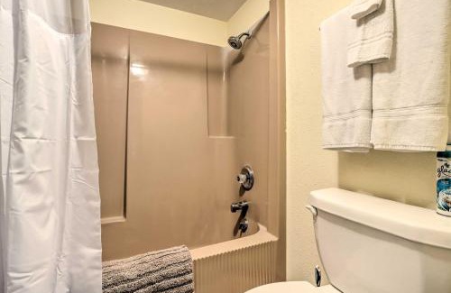 Osage Beach Apartment | 1 Mi to Shops and Dining Idyllic Lakeside Getaway!