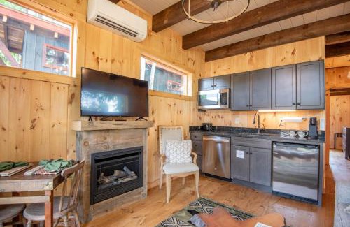 West Jefferson House | 1 Mile to Downtown West Jefferson Camping Cabin #5