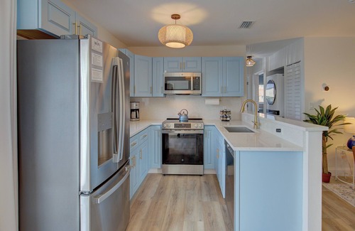 Dunedin Condo | 1 Mile To Honeymoon Island Beach Gear Included Free Pass To Honeymoon Fast Wi-fi
