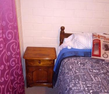 Pudahuel House | 1 o 2 Dormitorios pequeños, 1 baño privado, estacionamiento, cerca aeropuerto, metro Pajaritos