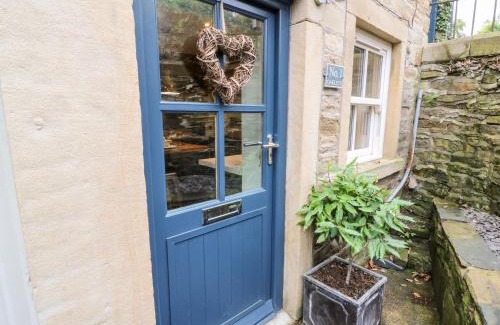 Holmfirth House | 1 Oakleys