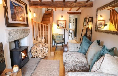 Holmfirth House | 1 Oakleys