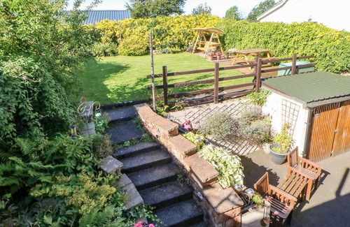 Brampton Cottage | 1 PENNINE VIEW, pet friendly in Appleby-In-Westmorland