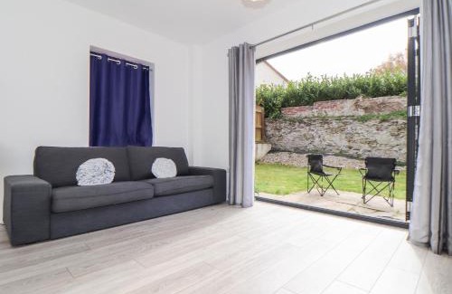 Hayle House | 1 Queensway Gardens
