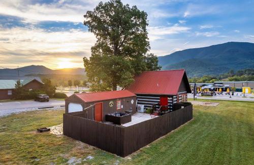 Gatlinburg - Pigeon Forge House | #1 Smokies Cabin! Fall VIEWS, Game Rm, FirePit