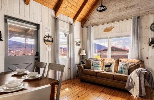 Gatlinburg - Pigeon Forge House | #1 Smokies Cabin! Fall VIEWS, Game Rm, FirePit