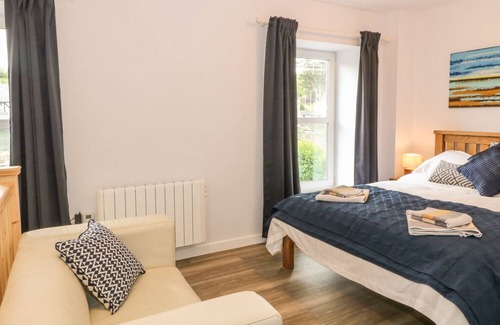 Cemmaes Cottage | 1 TAN Y GERDDI, pet friendly in Machynlleth