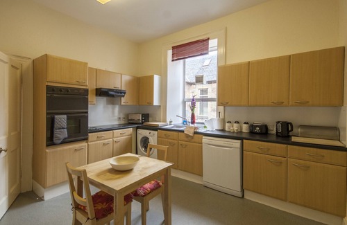 Forres Apartment | 1 Varis Apartments