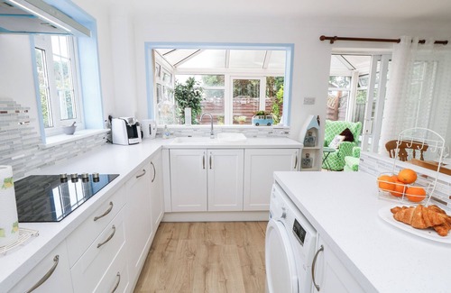Cowes Cottage | 1 Westwood Close