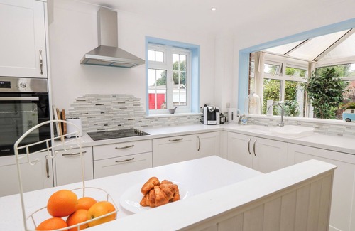 Cowes Cottage | 1 Westwood Close