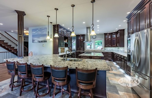 Coldwater Cottage | 10 bed, 7 bath, cottage on Six Mile Lake, level land great for kids!