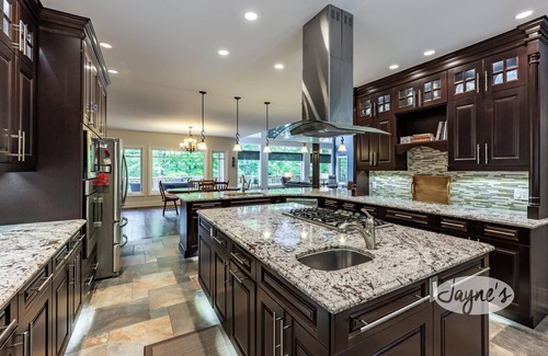 Coldwater Cottage | 10 bed, 7 bath, cottage on Six Mile Lake, level land great for kids!