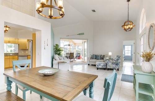 Broadmoor House | 10 Mi to Public Beaches: Coastal Florida Retreat