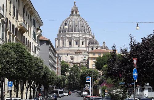 Quartiere XV Della Vittoria Apartment | 10 Min Città del Vaticano-Stadio olimpico Lucia Apartment 1BDR
