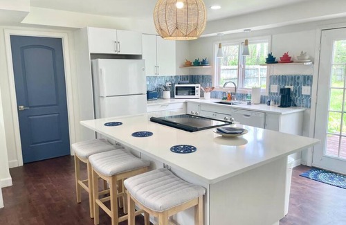 Indianapolis House | 10 min to Speedway Large Home Desirable Area