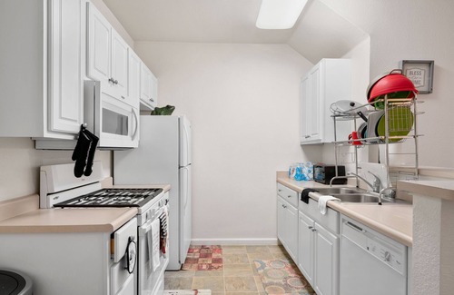 North Natomas Condo | 10 mins from sacramento international and downtown sacramento