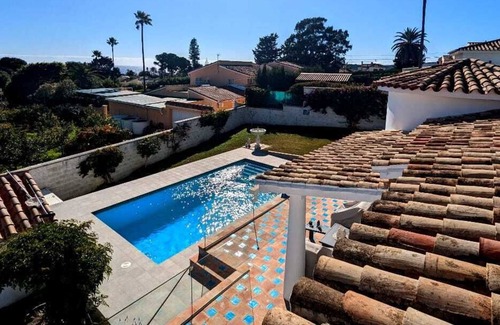 La Gaspara Apartment | 10 minute walk to beach & grocery stores! Quiet location with multiple sea-views