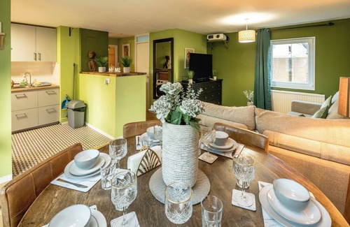 Chaucer Apartment | 10% OFF| Cosy Flat in London Bridge + Games, Netflix & Parking + Garden!