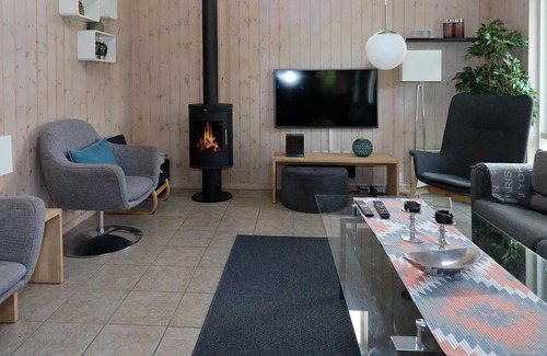 Egense House | 10 person holiday home in Storvorde