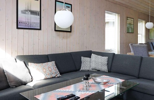 Egense House | 10 person holiday home in Storvorde