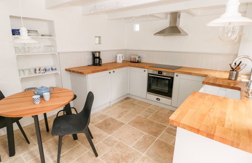 Pembroke Cottage | 10 Westgate Hill