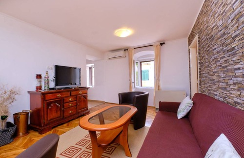 Veli Losinj Apartment | 100 m² Apartment ∙ 3 bedrooms ∙ 6 guests