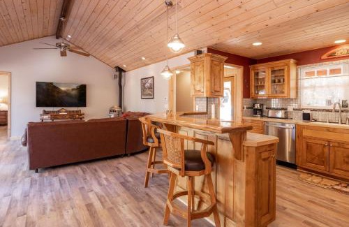 Woodlands House | 100 Pines Ranch #2005 by Big Bear Vacations