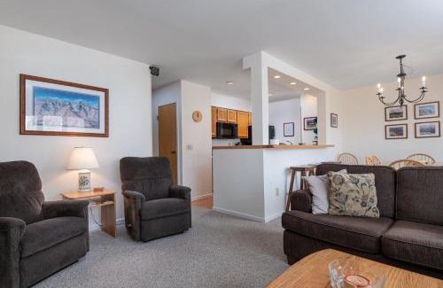 Warren Apartment | 100 Snow Creek condo