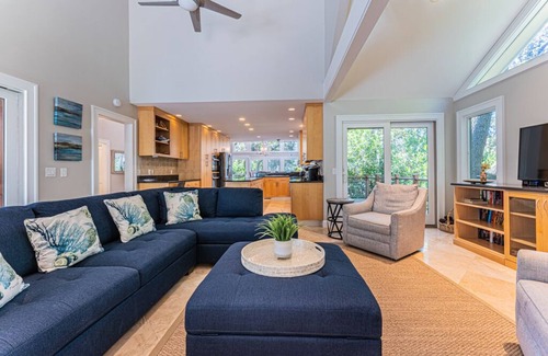 Beach Lagoon House | 100 Steps to Beach | Sea Pines Home | PRIVATE Pool & Hot Tub | Beach Chairs