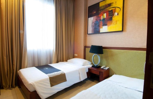 Sunset Road Hotel | 100 Sunset Boutique