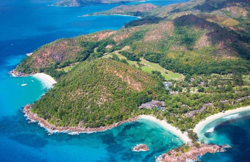 Anse Kerlan Resort | 1000 m² Resort ∙ 3 bedrooms ∙ 127 guests