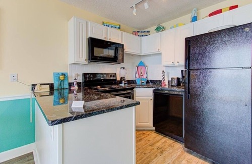 Wilmington Beach Condo | 1003 Ocean Breeze 1 Bedroom Home