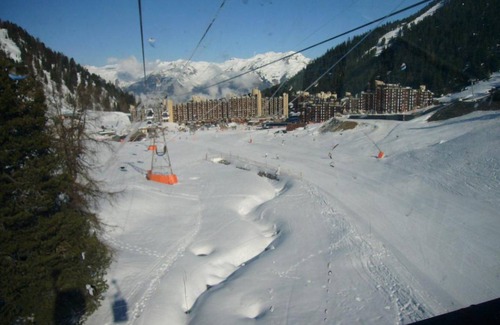 Macot-la-Plagne Apartment | 100m from ski slopes, 6th floor, swimming pool, balcony, tv, ski locker, 28m², La Plagne