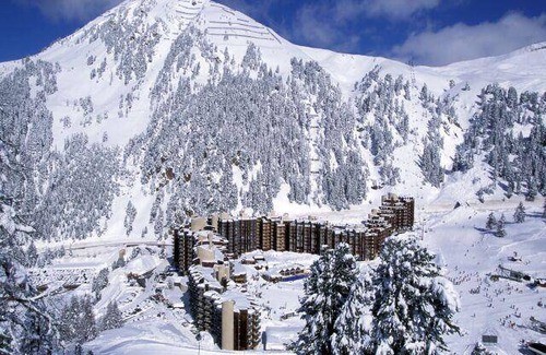 Macot-la-Plagne Apartment | 100m from ski slopes, 3rd floor, swimming pool, balcony, tv, 22m², La Plagne