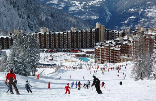 Macot-la-Plagne Apartment | 100m from resort center, 5th floor, balcony, tv, ski locker, 35m², La Plagne
