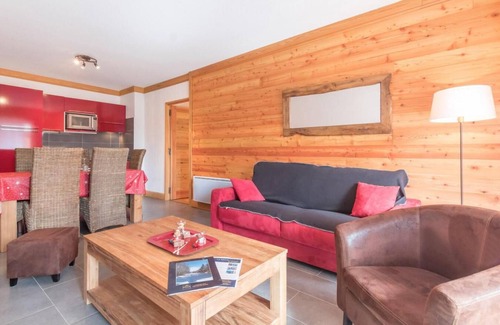 Montgenevre Apartment | 100m from ski slopes, terrace, parking, tv, 70m², Montgenèvre