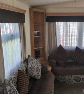 Ingoldmells Ski Chalet | 104-2 coral beach 8 berth 4 ADULTS MAX LEAD PERSON MUST BE OVER 30