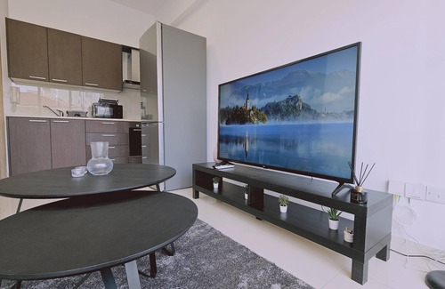 City Centre Apartment | 104 NIC - 102 Stay Cosmo City Suite