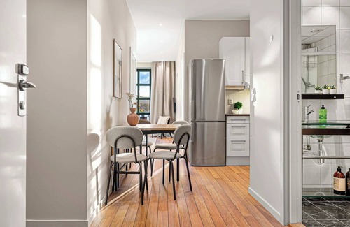 Sandviken Apartment | 105SB10 - 3BR Balcony Sea View