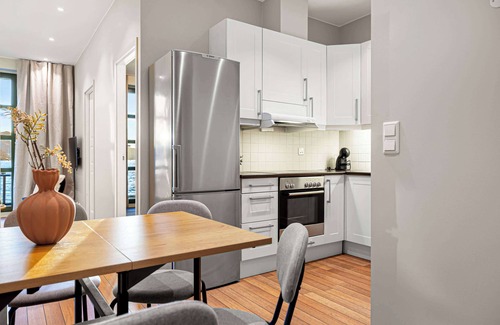 Sandviken Apartment | 105SB10 - 3BR Balcony Sea View