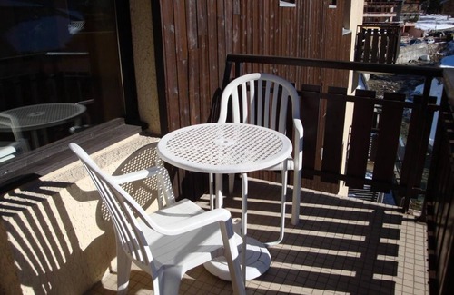 Pralognan-la-Vanoise Apartment | 10m from resort center, 3rd floor, balcony, parking, tv, ski locker, 20m², Pralognan-la-Vanoise