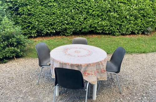 Cran-Gevrier Apartment | 10mn walk from the lake, quiet one-bedroom apartment, ground floor with garden.