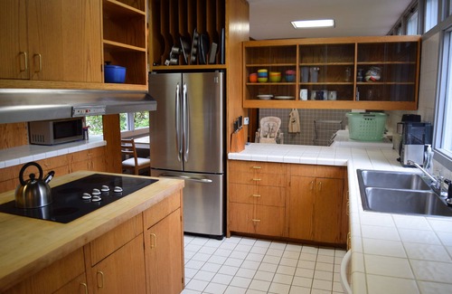 Williamstown House | 11 acre mid-century estate, newly renovated, seasonally available pool.