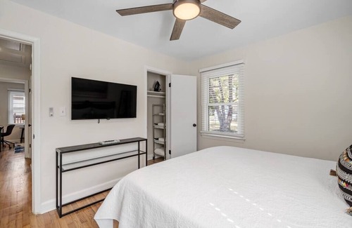 Wade Hampton House | 11 Min to Downtown|Superhost w/250 5 Star Reviews
