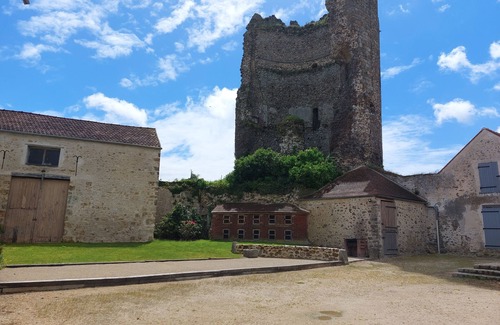 Maurepas House | 11-person gite in the heart of a historic site (4 stars). Ideal for JO 2024