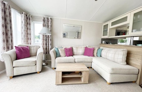 Newquay House | 11 Porth Valley Retreat