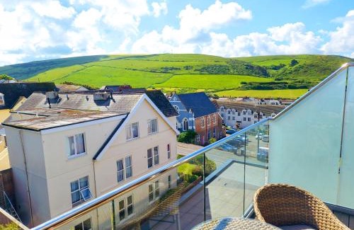 Mortehoe Apartment | 11 Putsborough - Luxury Apartment at Byron Woolacombe, only 4 minute walk to Woolacombe Beach!
