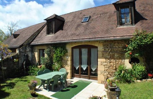Saint-Julien-de-Lampon House | 110 m² House ∙ 2 bedrooms ∙ 4 guests