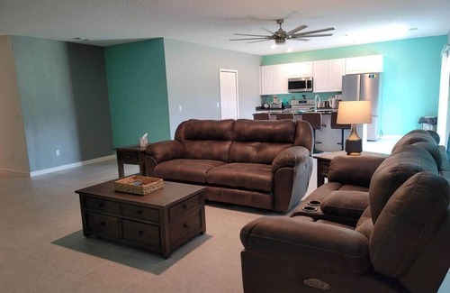 Kingsland House | 111 College: 4 BR, 2 BA House in Kingsland, Sleeps 12